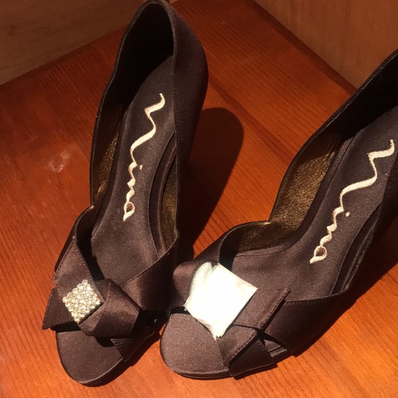 Nina Women’s shoes size 5 1/2 color chocolate luste - Picture 4 of 8